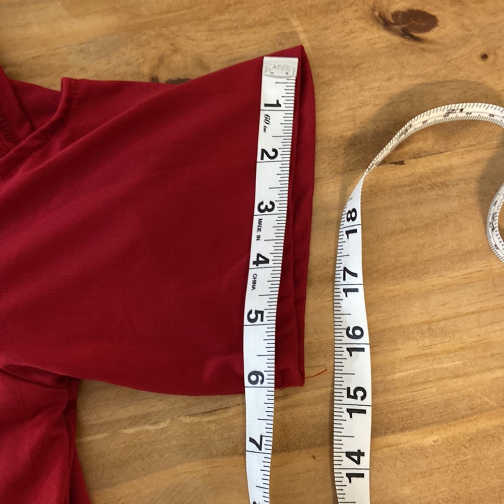 Red cold shoulder top XL Guc - Picture 9 of 11